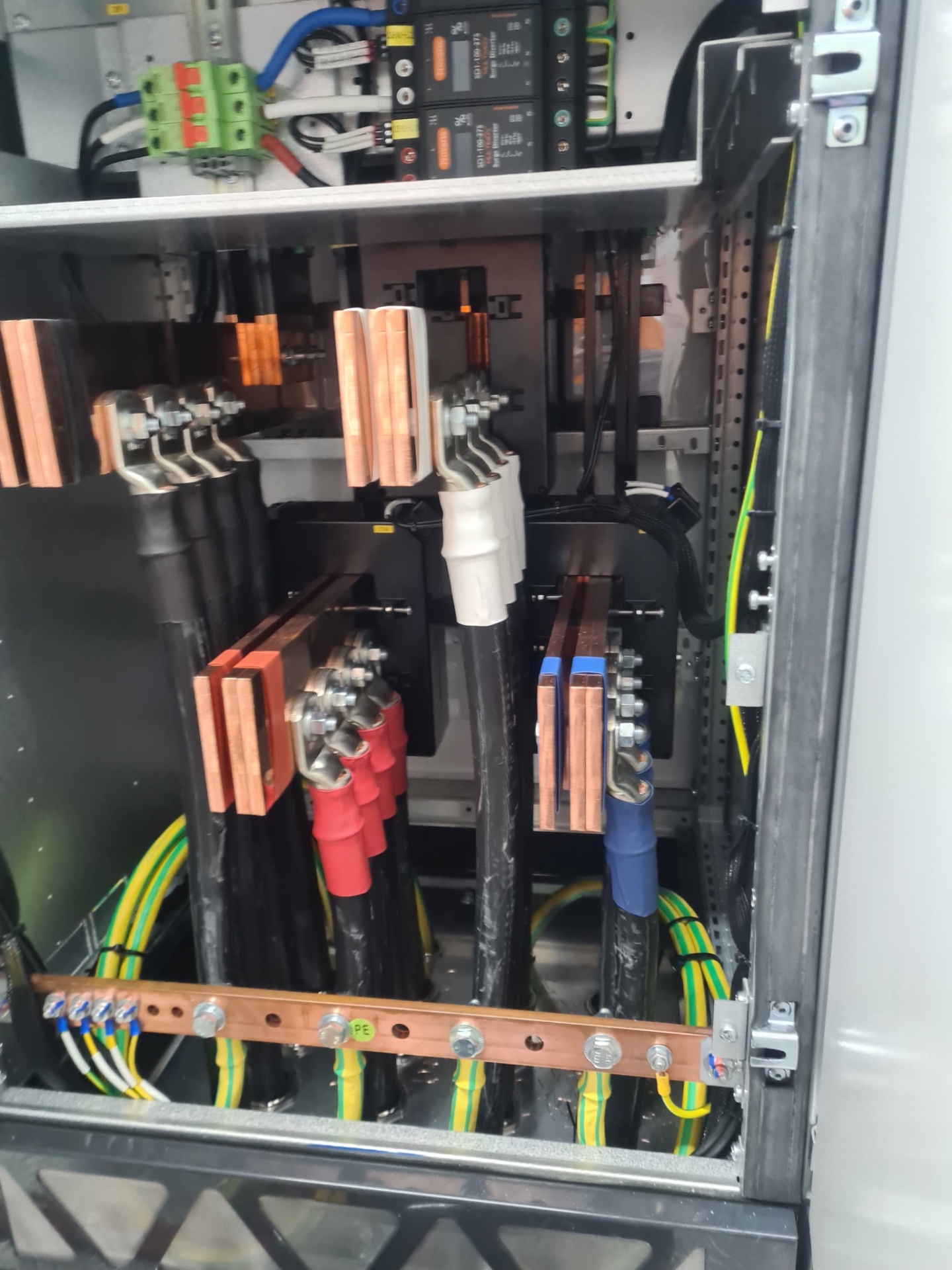 LV busbar & cable terminations